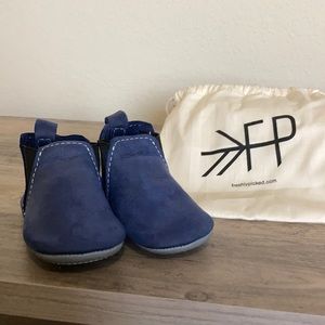 Freshly picked mini sole Chelsea boots